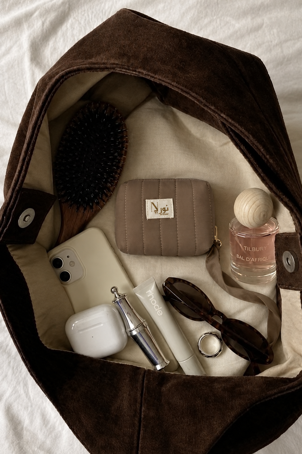 Reworked bag scene with brown pouch